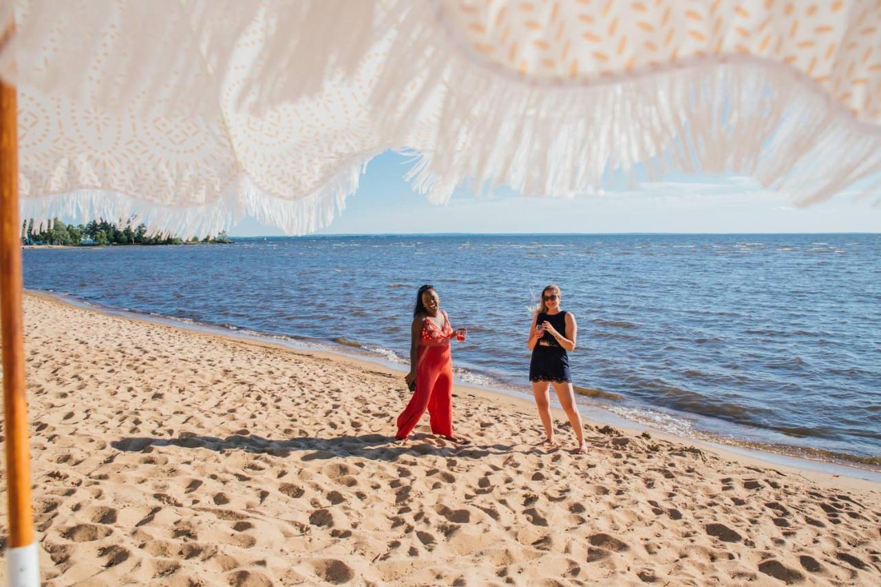 The Finch Beach Resort Север Бэй Экстерьер фото